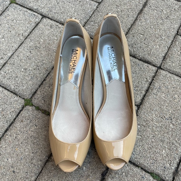 Michael Kors Nude Tan Heels - Picture 5 of 10
